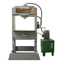 300噸龍門(mén)液壓機(jī) 眾鑫機(jī)械助力工業(yè)高效生產(chǎn)